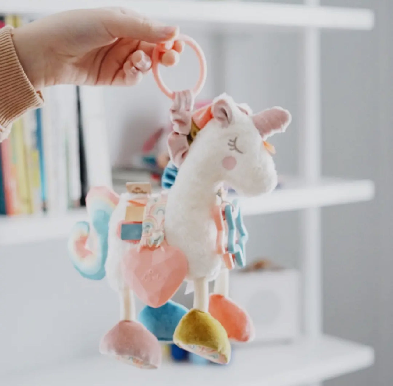 Itzy Ritzy Link & Love Unicorn